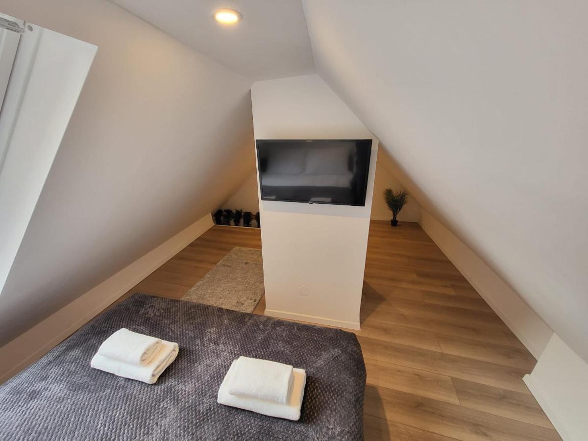 Studio Apartman Mia Zagabria Esterno foto