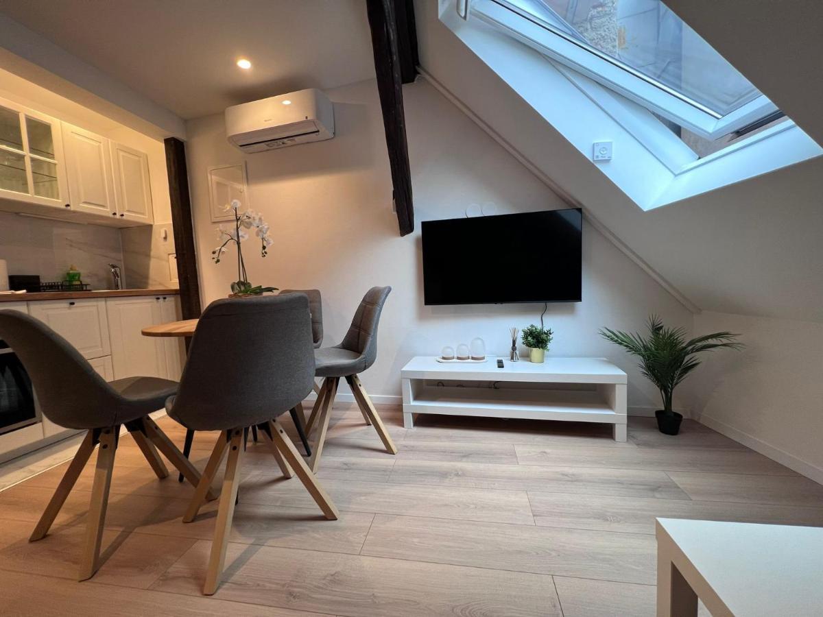 Studio Apartman Mia Zagabria Esterno foto