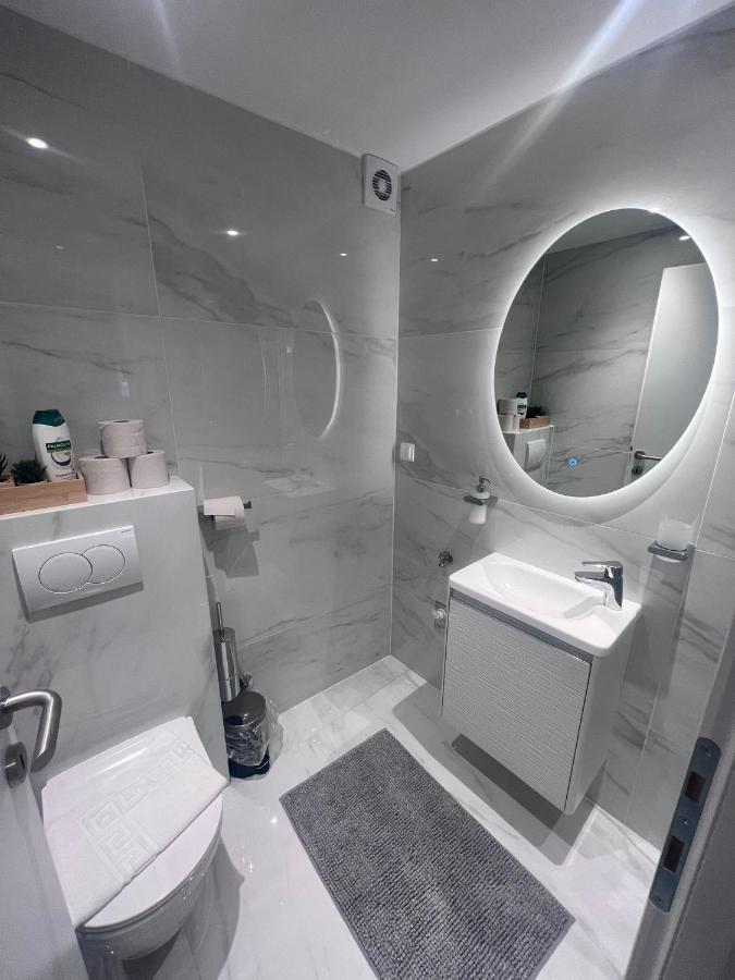 Studio Apartman Mia Zagabria Esterno foto